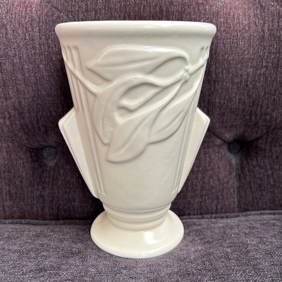 Large Matte White Art Deco Vase - Picture 5 of 5